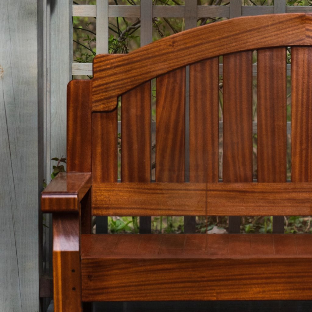 Protect Garden Furniture with wood Oil